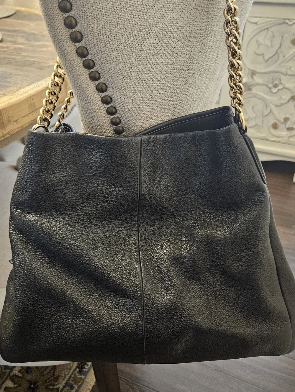 Coach Black Pebbled Leather Shoulder Bag with Gold Chain - Picture 4 of 10